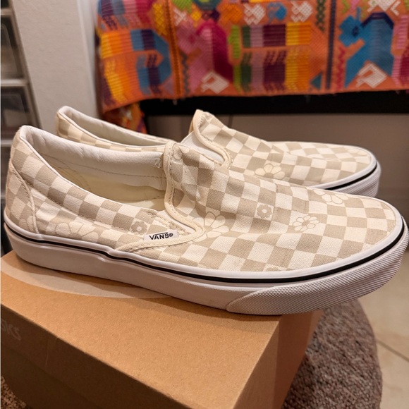 Vans Women’s Classic Floral Checkered - Picture 3 of 3